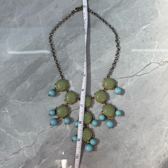 Francesca’s Bubble Statement Necklace - Picture 9 of 10